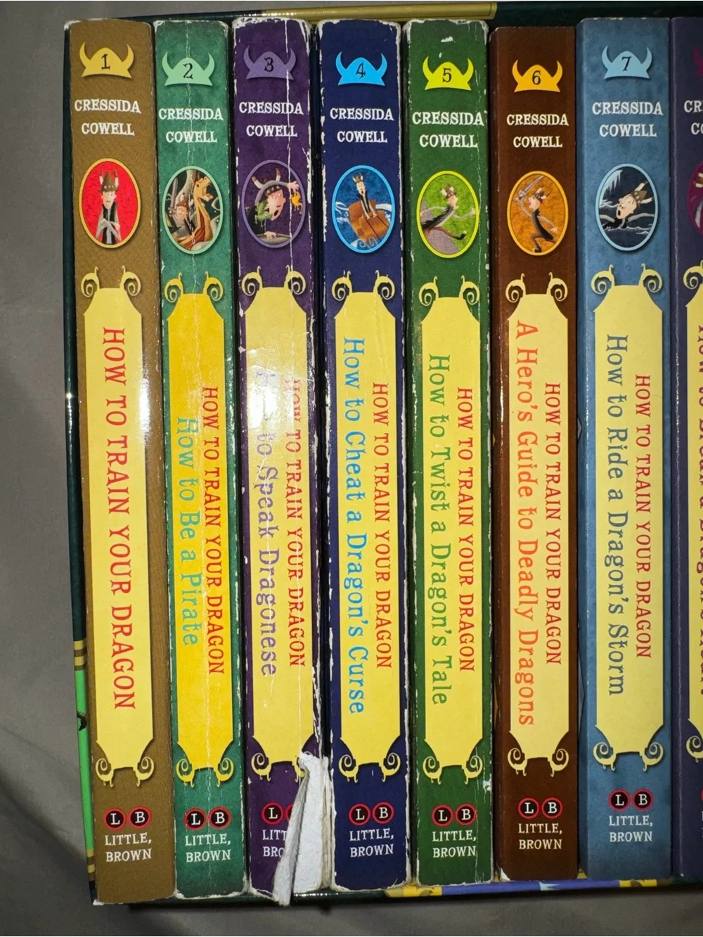 How to Train Your Dragon Complete Box Set - Multicolor Spines